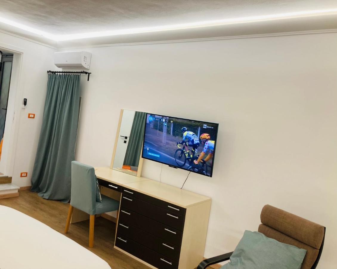 Lavica Di Mezzo Apartments Катанія Екстер'єр фото