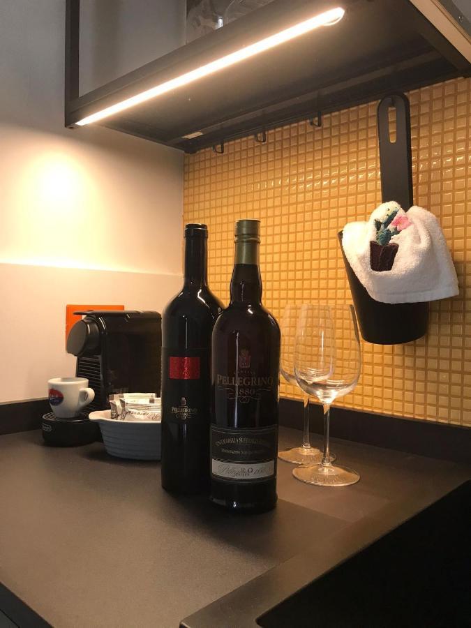 Lavica Di Mezzo Apartments Катанія Екстер'єр фото