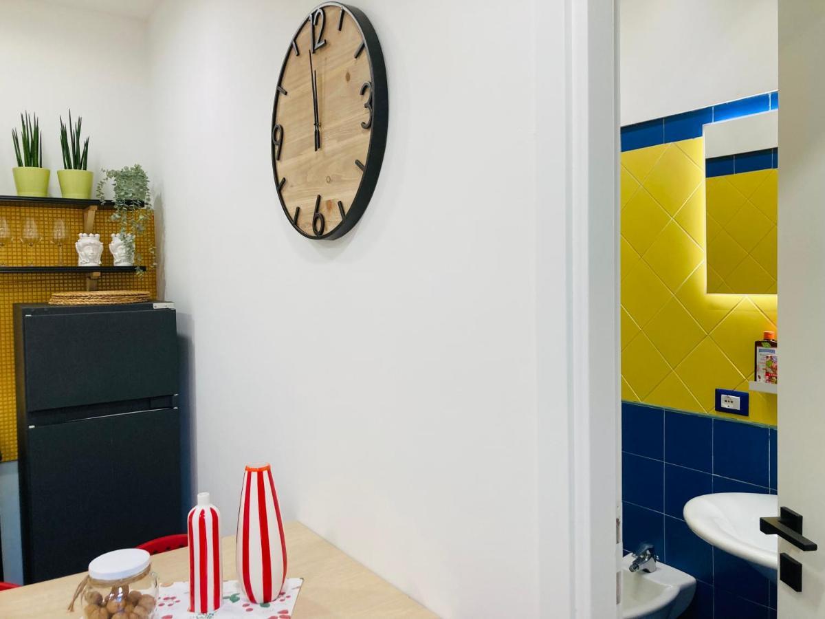 Lavica Di Mezzo Apartments Катанія Екстер'єр фото