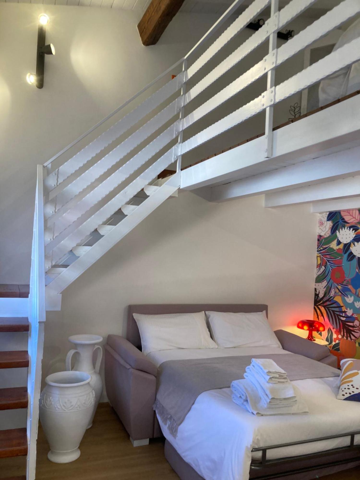 Lavica Di Mezzo Apartments Катанія Екстер'єр фото