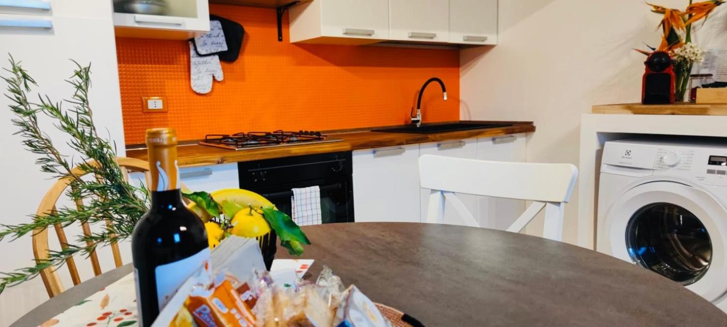 Lavica Di Mezzo Apartments Катанія Екстер'єр фото